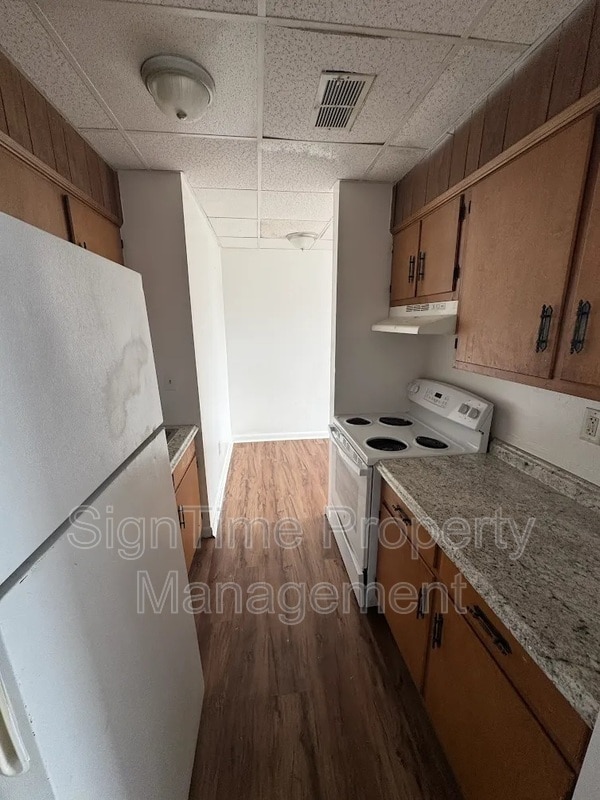 Photo - 112 W Franklin St Unit 4