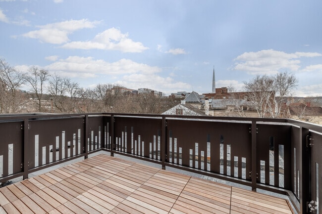 3BR, 2BA