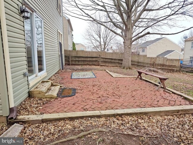 Photo - 72 Whethersfield Cir