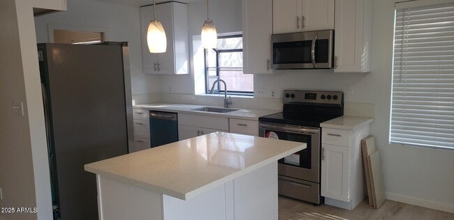 Photo - 2001 W Summit Pl