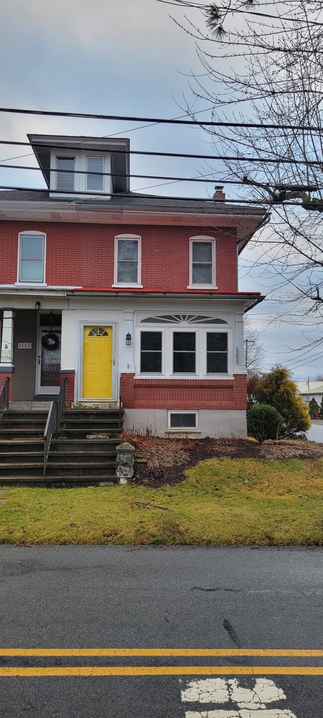 Building Photo - 1118 Station Rd