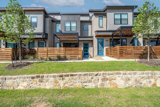 Photo - 917 Emerling Dr