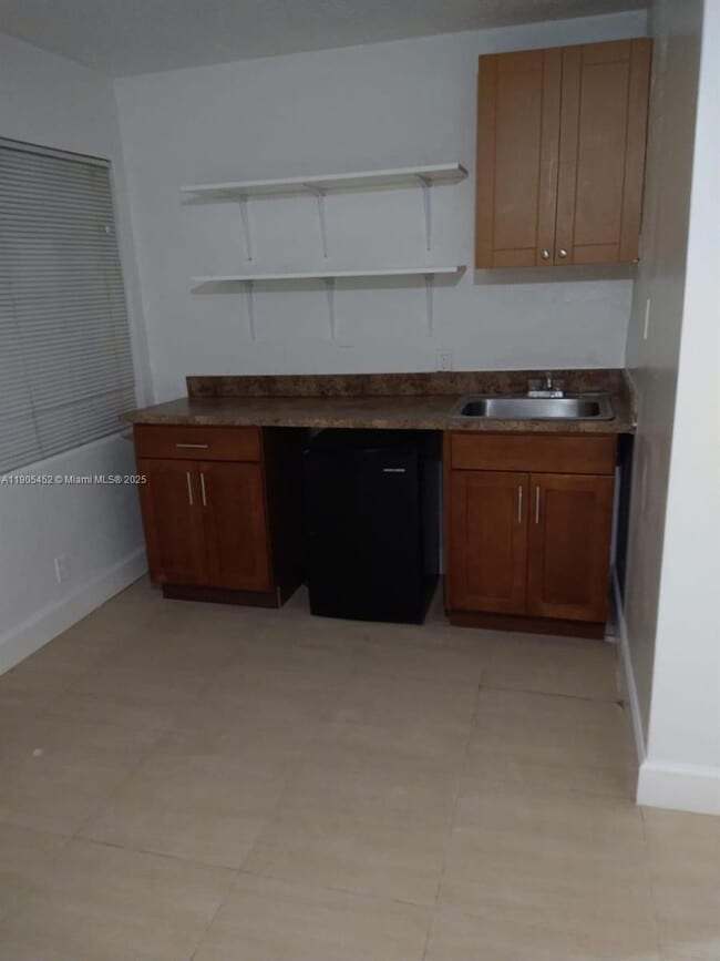 Building Photo - 1831 Rodman St Unit 1-4