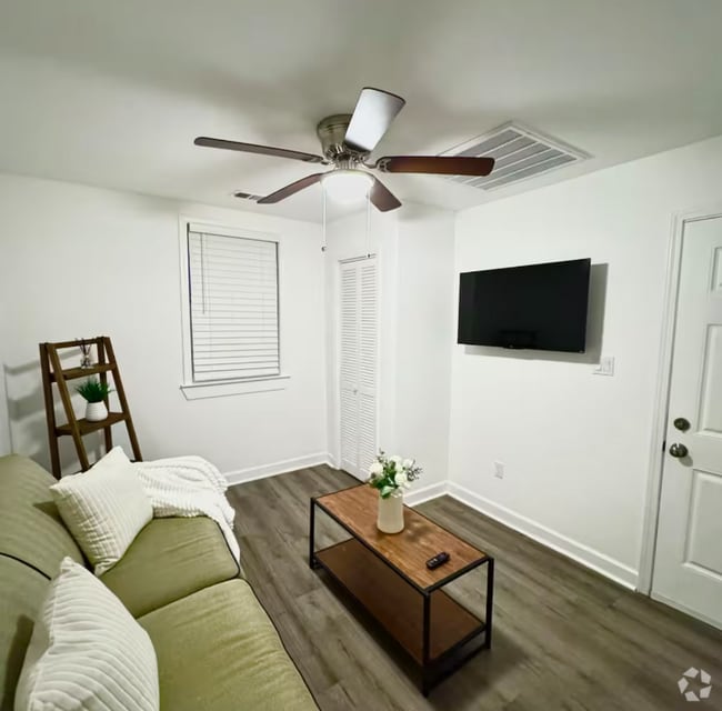 Building Photo - 2515 Erato St Rental