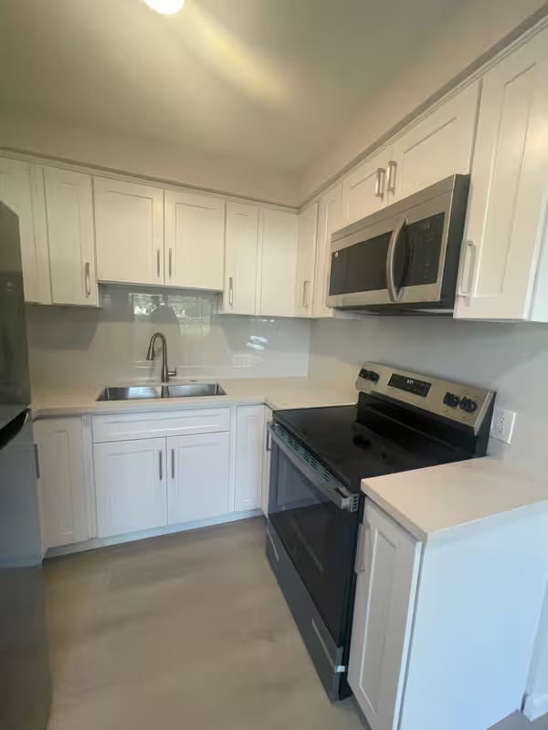 Photo - 600 E Harvard Rd