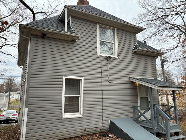 2427 Switzer Ave