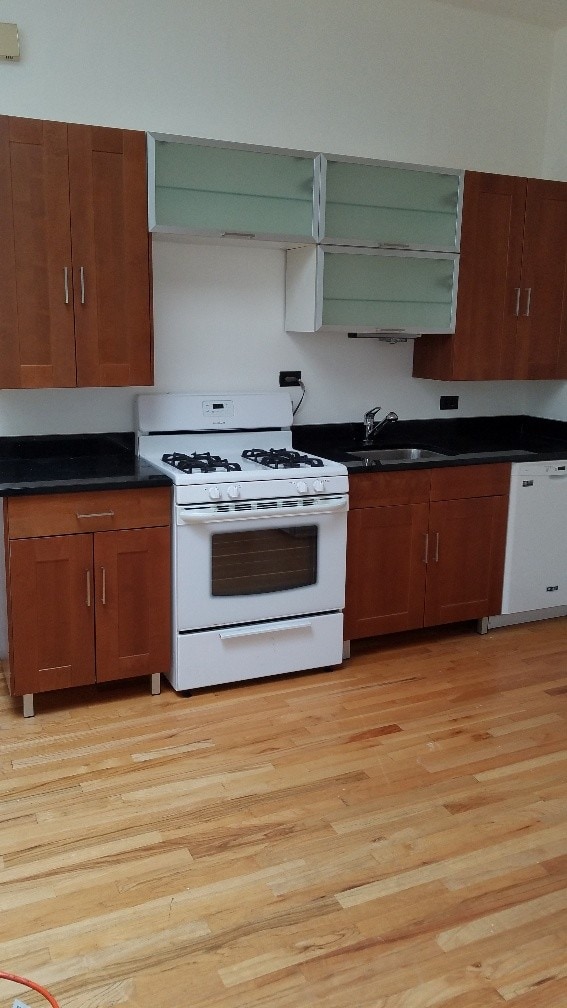 Photo - 2223 N Clybourn Ave