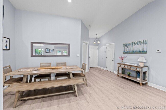 Photo - 1599 Bayridge Pl