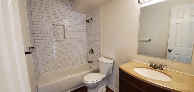 Photo - 200 E Courtland Pl