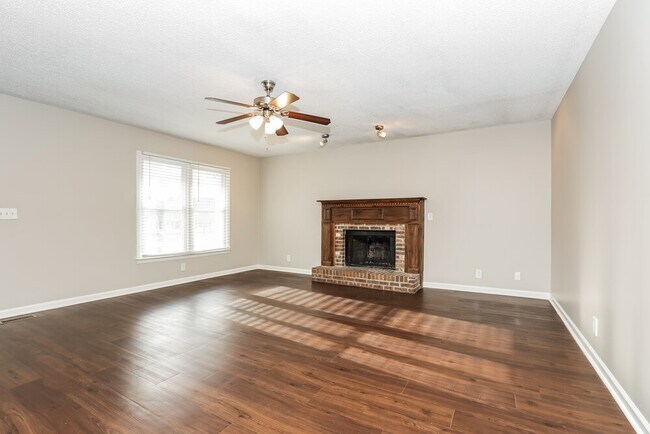 Photo - 2215 Leeds Ct