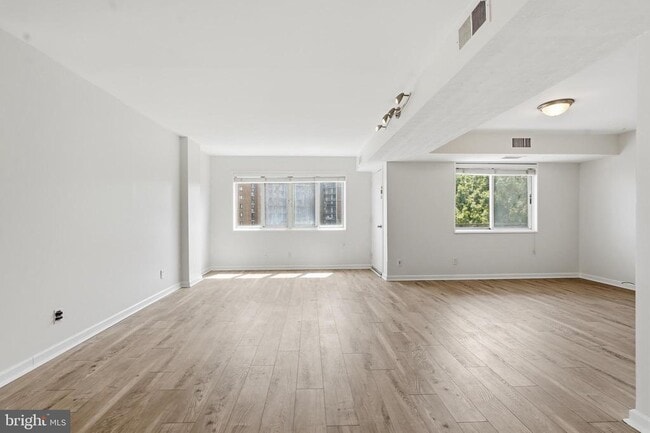 5340 Holmes Run Pkwy Unit 704