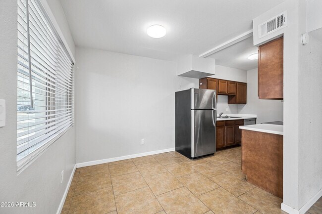 Photo - 1518 W Colter St Unit 17