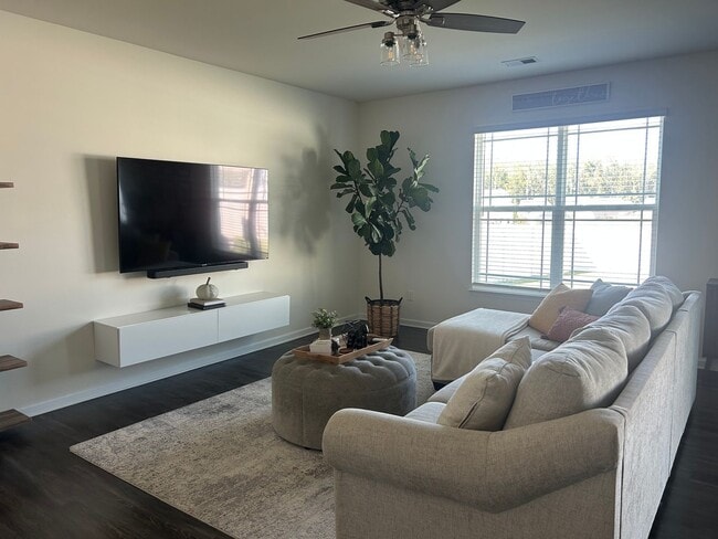 Photo - Beautiful 3/2.5 Home for Rent in Greenville!