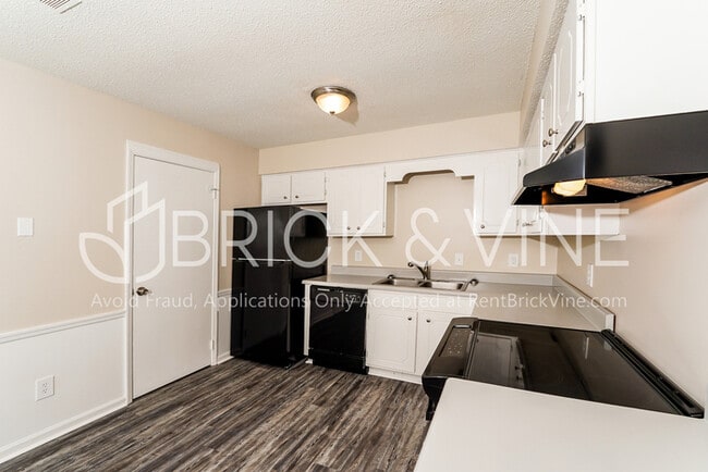 Building Photo - 8208 Kelly Dr Rental