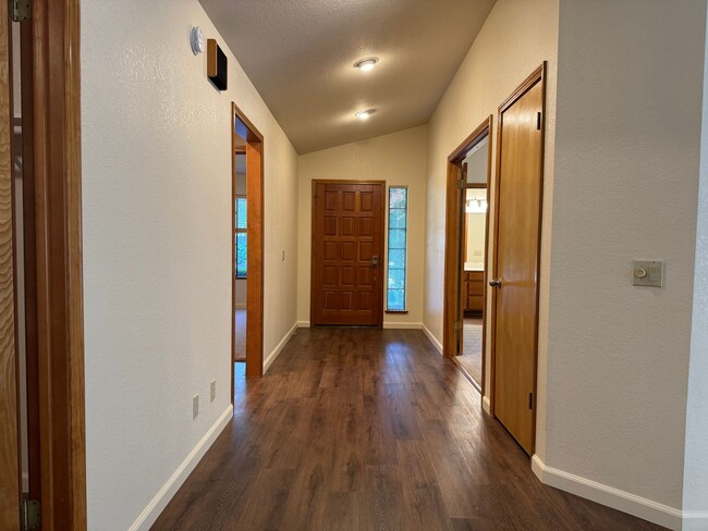 Photo - 2004 Fernwood Cir