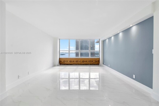 Photo - 780 NE 69th St Unidad 1601