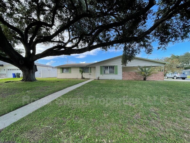 303 Thornwood Way