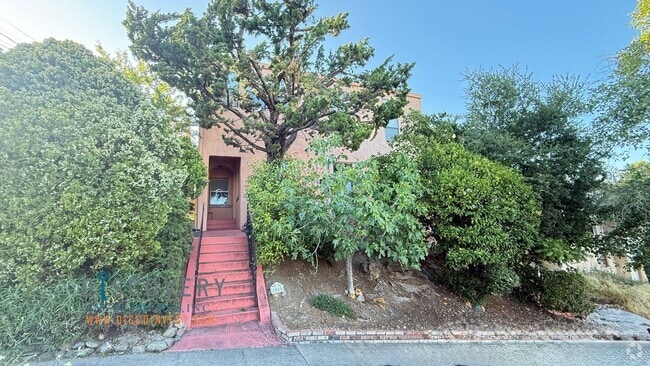 Building Photo - 1089 Warfield Ave Unit 1089 Rental
