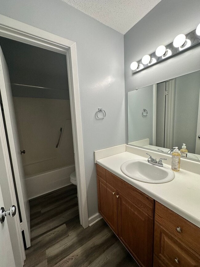 Photo - 2 bedroom condo in Williamsburg!