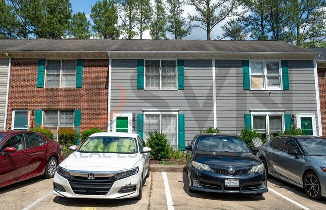 Building Photo - Move In Ready 2BR, 1.5BA Townhome with Brand-New Kitchen Features!