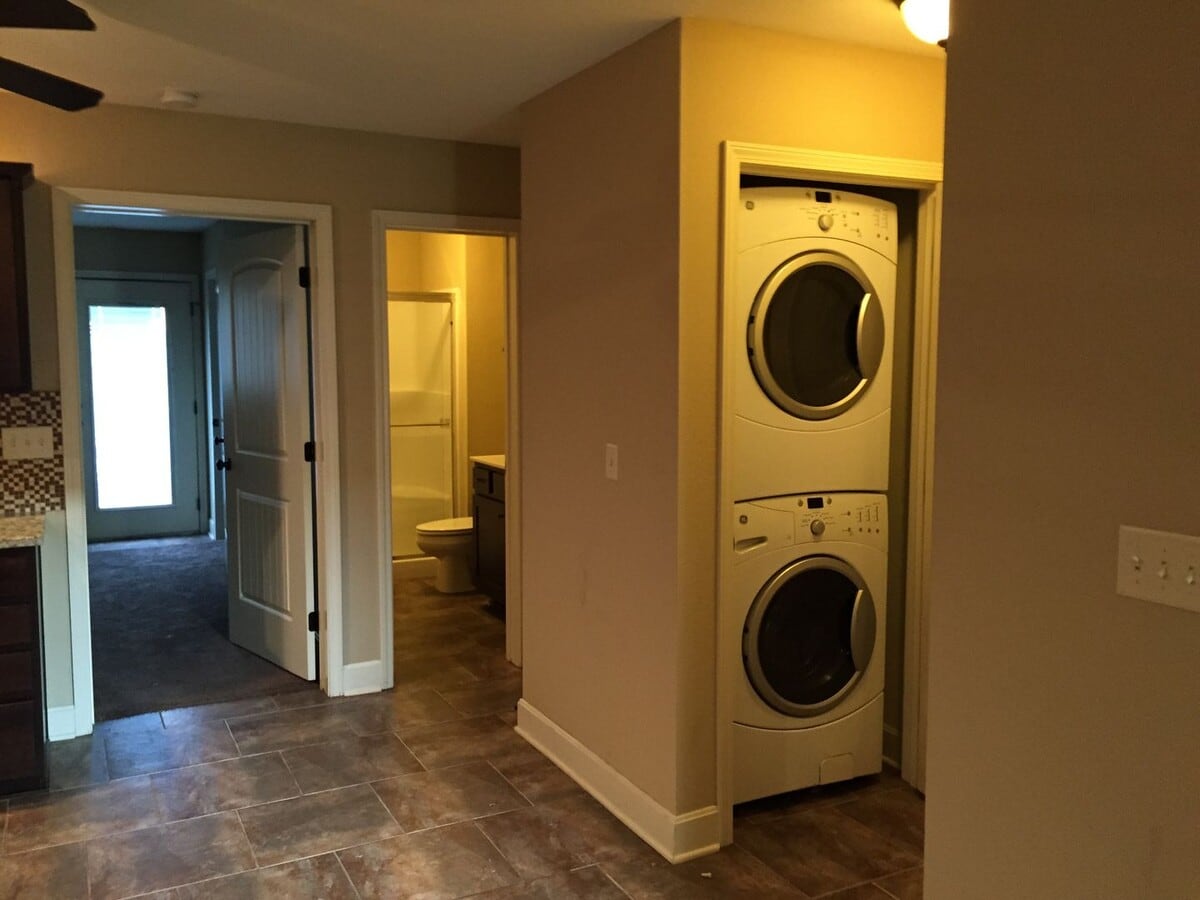Photo - 3 Bedroom, 2 bath Townhome with 1 car garage!