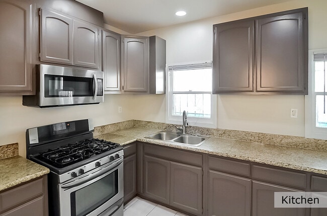 Kitchen - 1234 W 37th Dr Unit 0