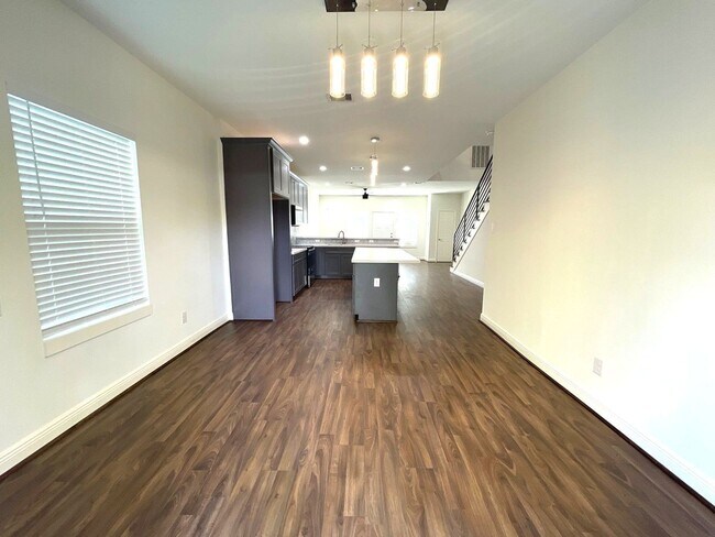 Photo - 4913 Southwind St Unidad B