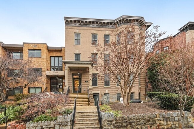 Photo - 1323 Clifton St NW