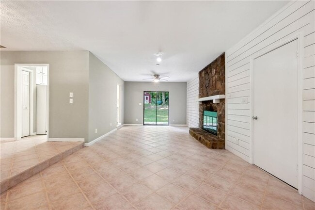 Photo - 2885 Webb Rd