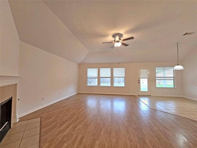 Photo - 1508 Cosmos Way