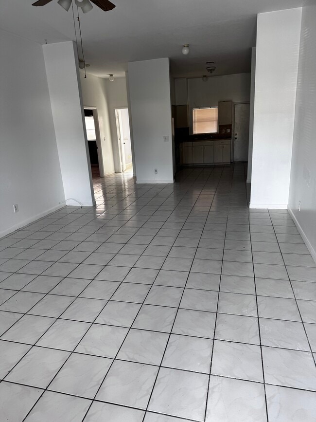 Photo - 1047 Abrams Blvd