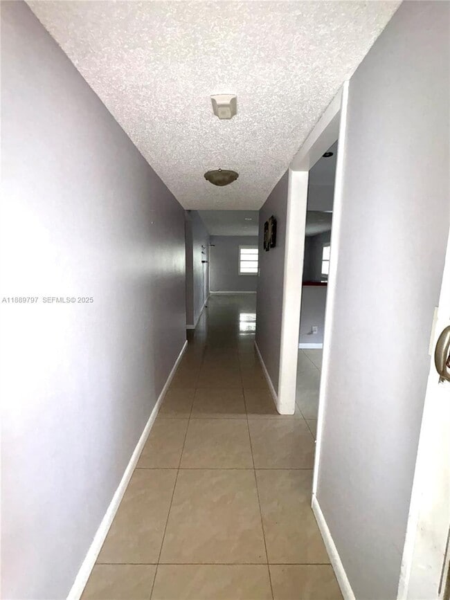 Photo - 5140 SW 40th Ave Unit 5C