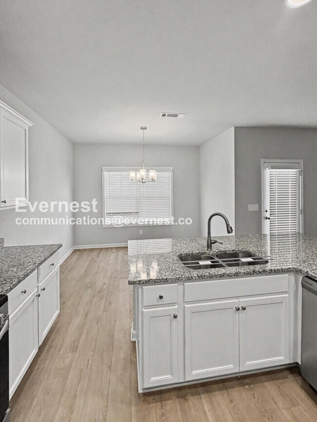 Photo - 320 Bertha Honey Stewart Dr