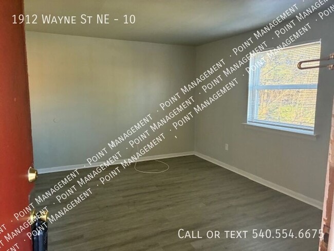 Building Photo - 1912 Wayne St NE Unit 10