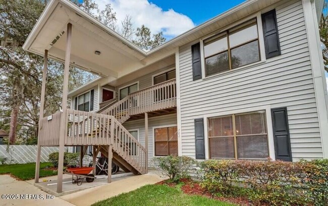 Photo - 702 Meadowbrook Dr House