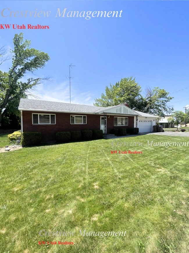 Photo - Charming Home with Expansive Yard in Prime Draper Location