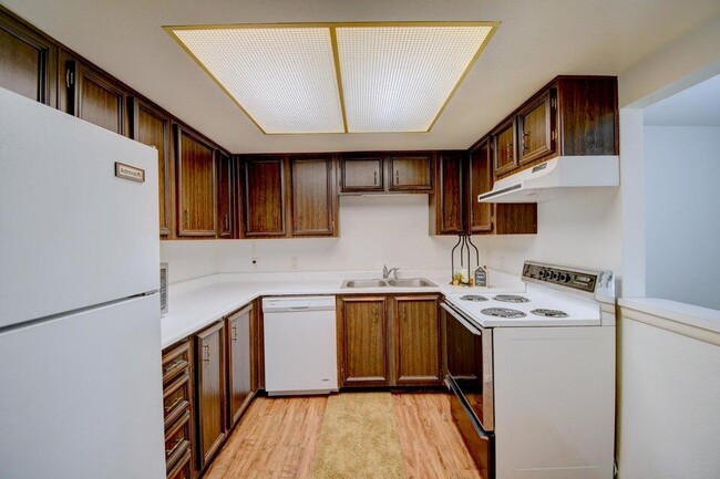 Photo - 931 Country Club Dr SE Unit J