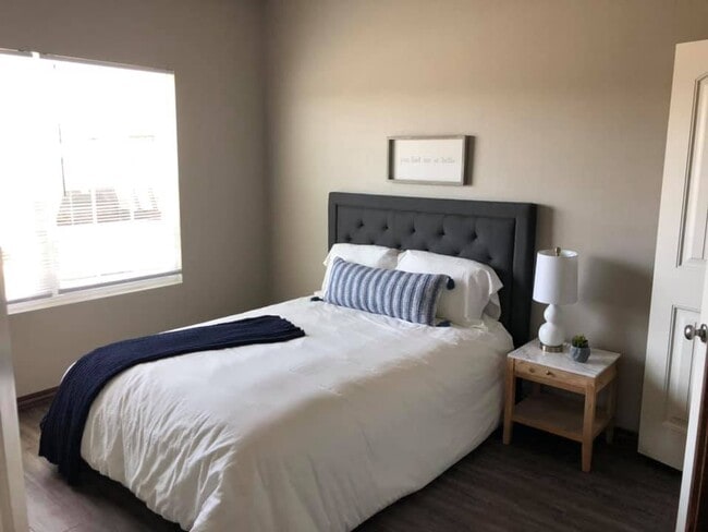 Photo - 5711 W 33rd Pl