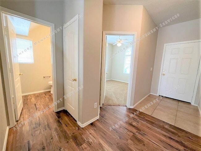 2417 S 90th Glen
