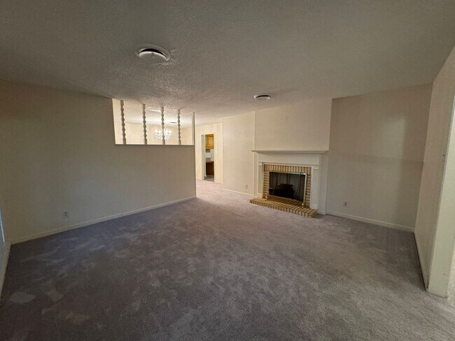 Photo - 4-Bedroom House for Rent in Killeen