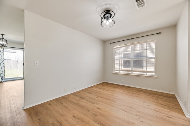 Photo - 4313 Hawk Ln