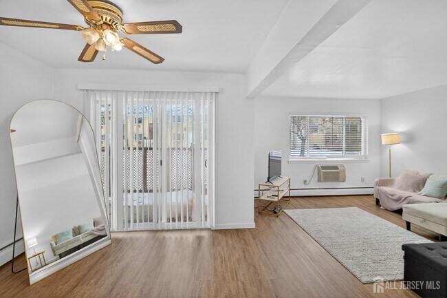 Photo - 22 Lake Ave Unit 5a