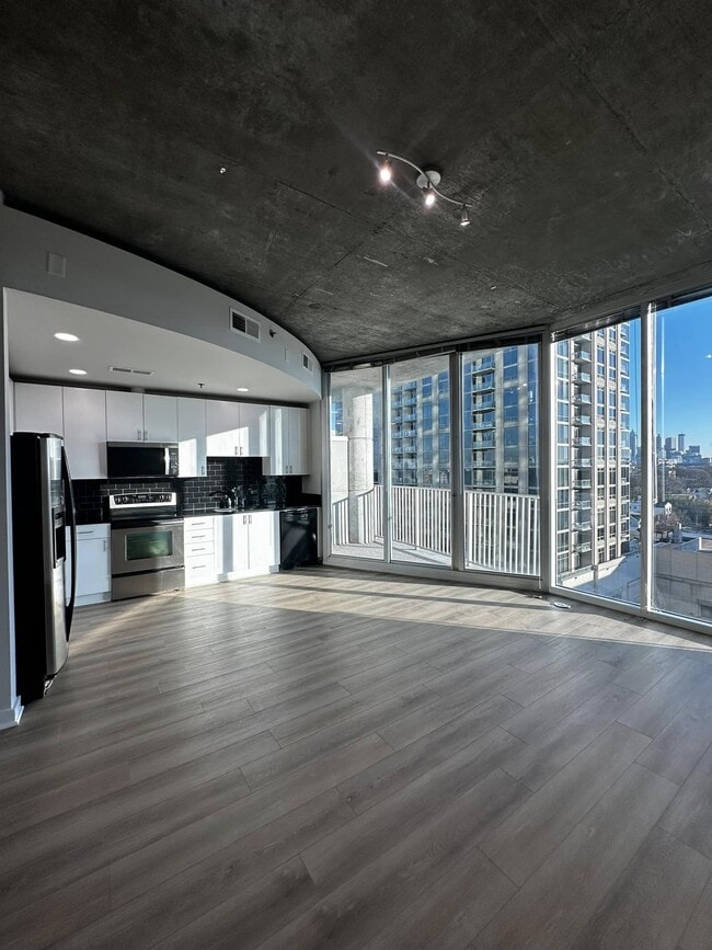 Photo - 361 17th St NW Unidad 915