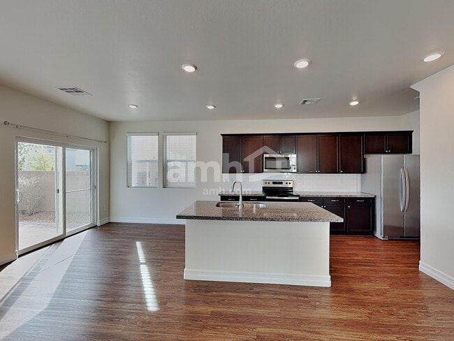 Photo - 4718 Tree Swing St