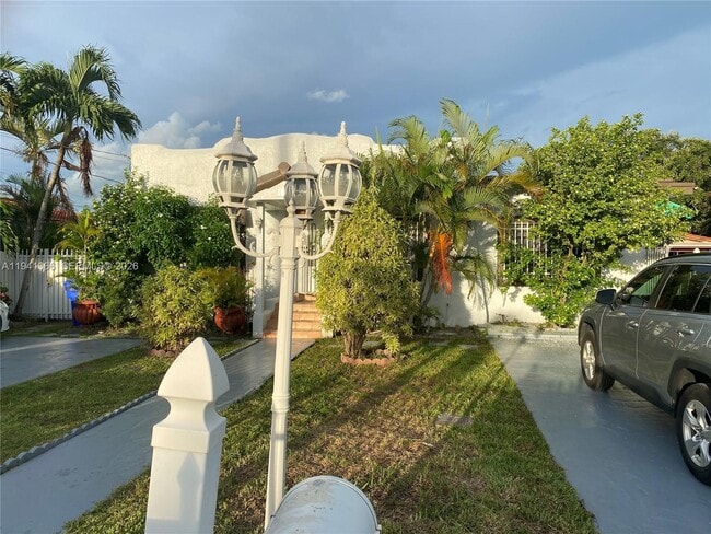 Photo - 1631 NW 29th Ave