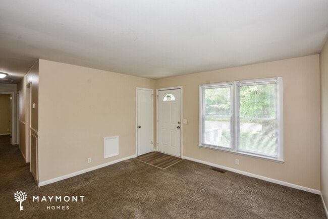 Photo - 2855 Greenside Dr NW