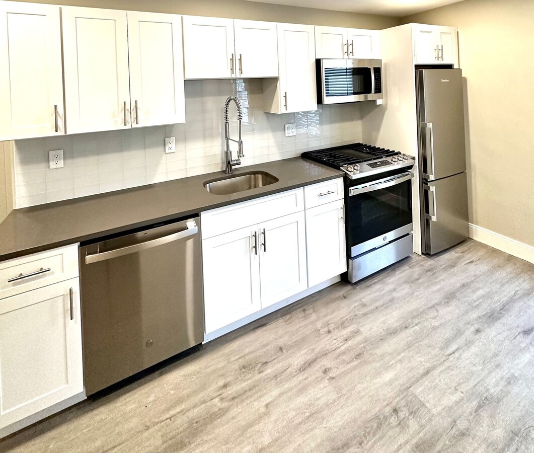 Photo - 33-39 Maverick Square