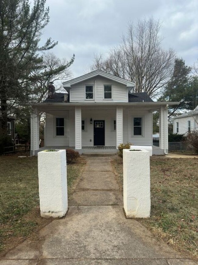 Beautiful Four-Bedroom House In Baltimore - Beautiful Four-Bedroom House In Baltimore