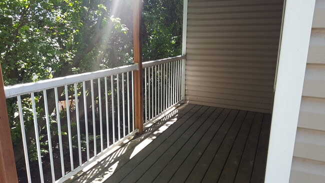 Photo - 530 SW Winter Cir Unit Lower