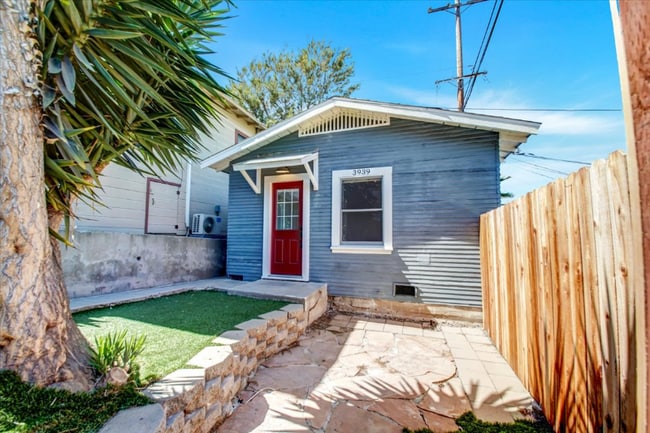 3939 Georgia St